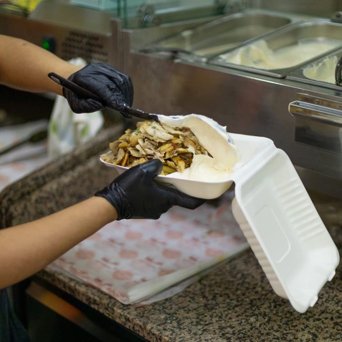 shaorma la farfurie de la Genin, în top cel mai bun kebab din București