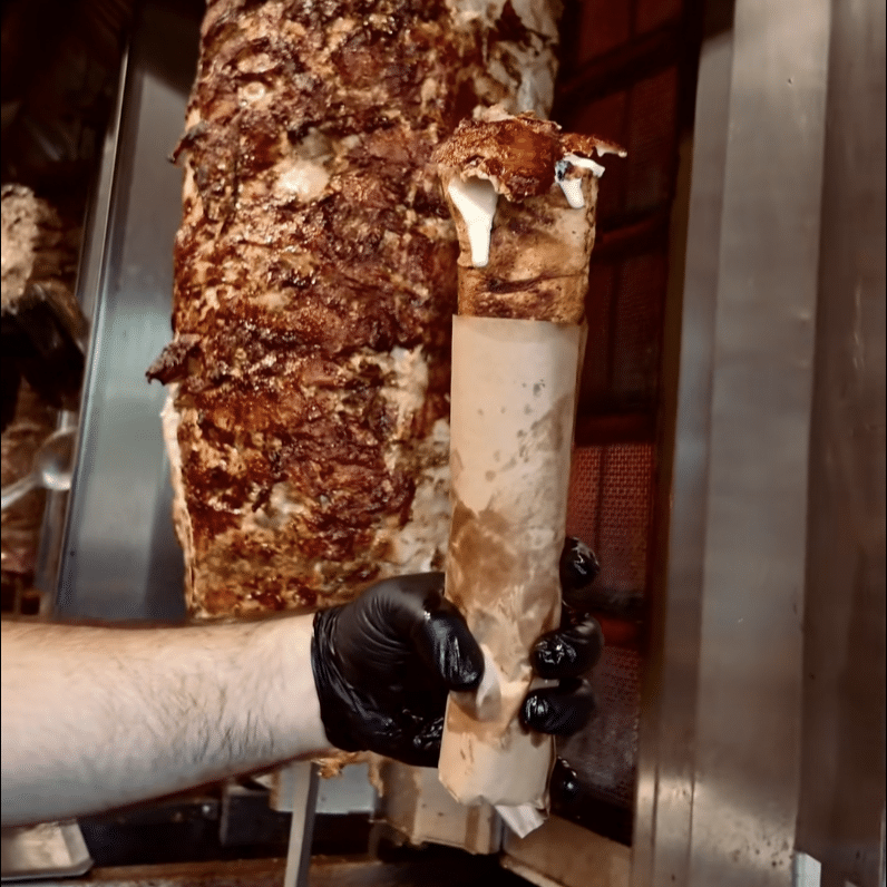 Kebab de la Shaormeria Cascadelor, în top cel mai bun kebab din București