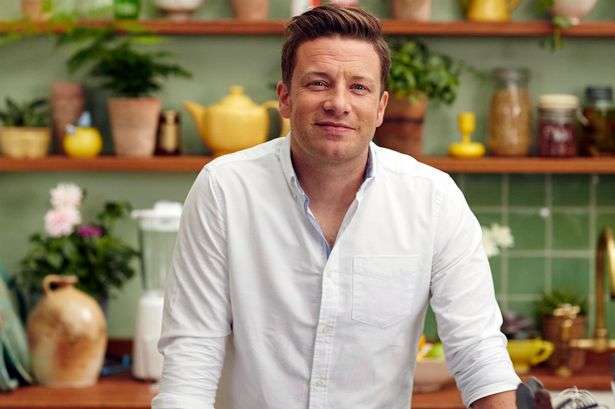 Jamie Oliver inchide sase restaurante din Marea Britanie, din cauza Brexit