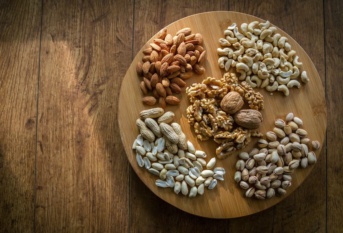 “Aurul” din alimentația zilnică: beneficiile semințelor și nucilor