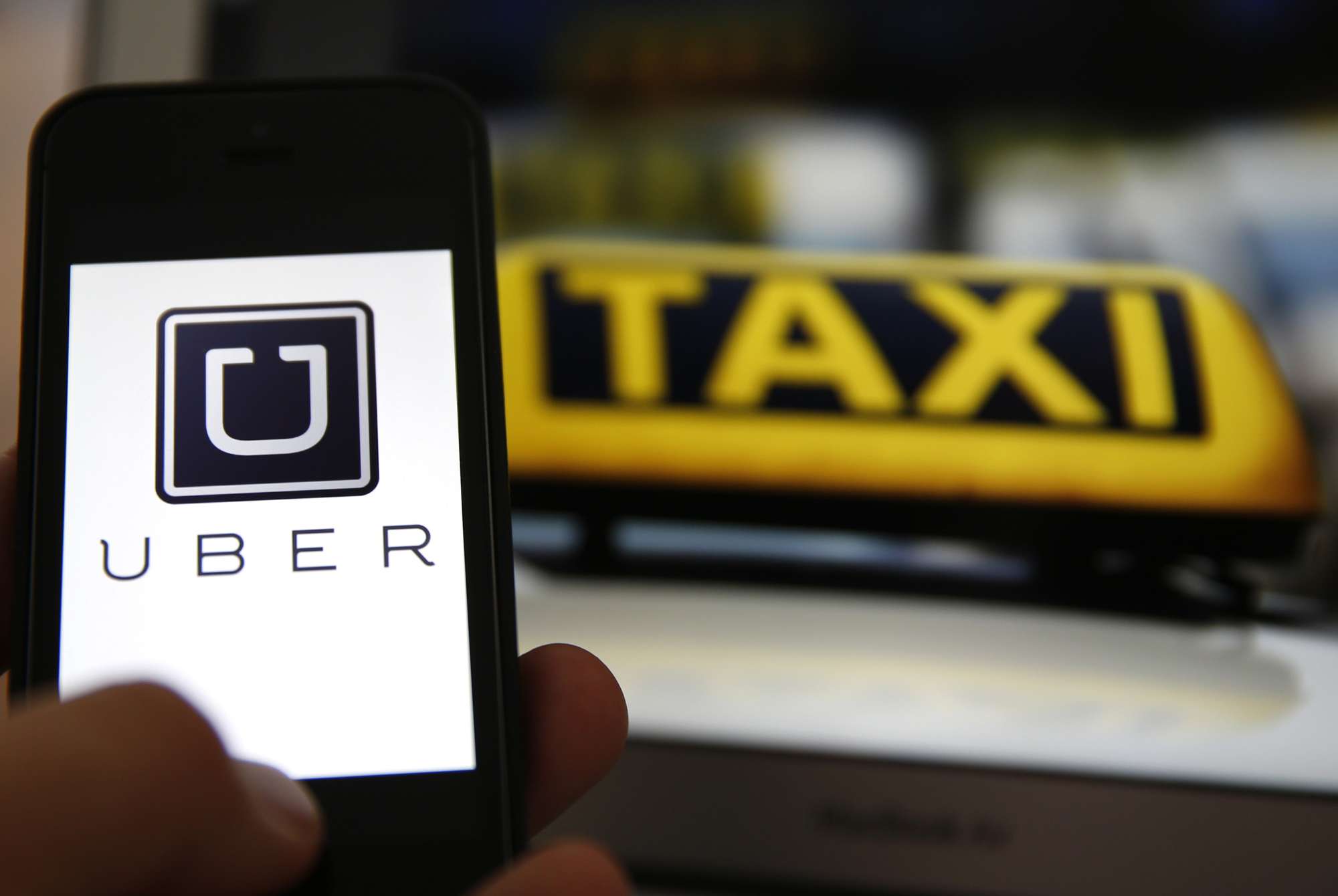 Reduceri de 20% la cursele Uber catre anumite localuri din Bucuresti