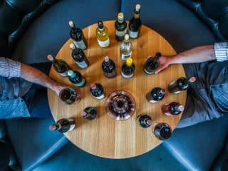 Top 10 wine bars din București unde savurezi cele mai bune vinuri