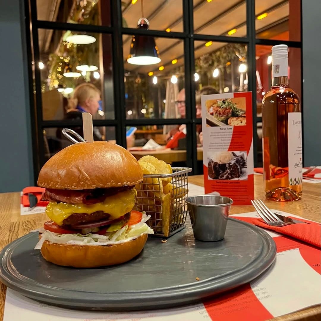 smokey BBQ burger de la red angus