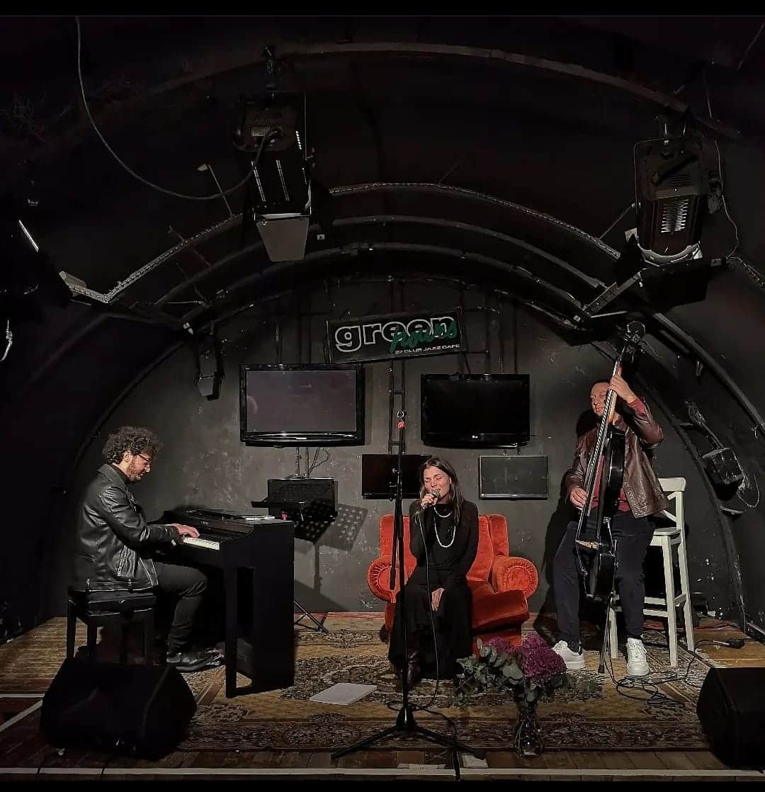 formatie de jazz care canta live la clubul Green Hours din București