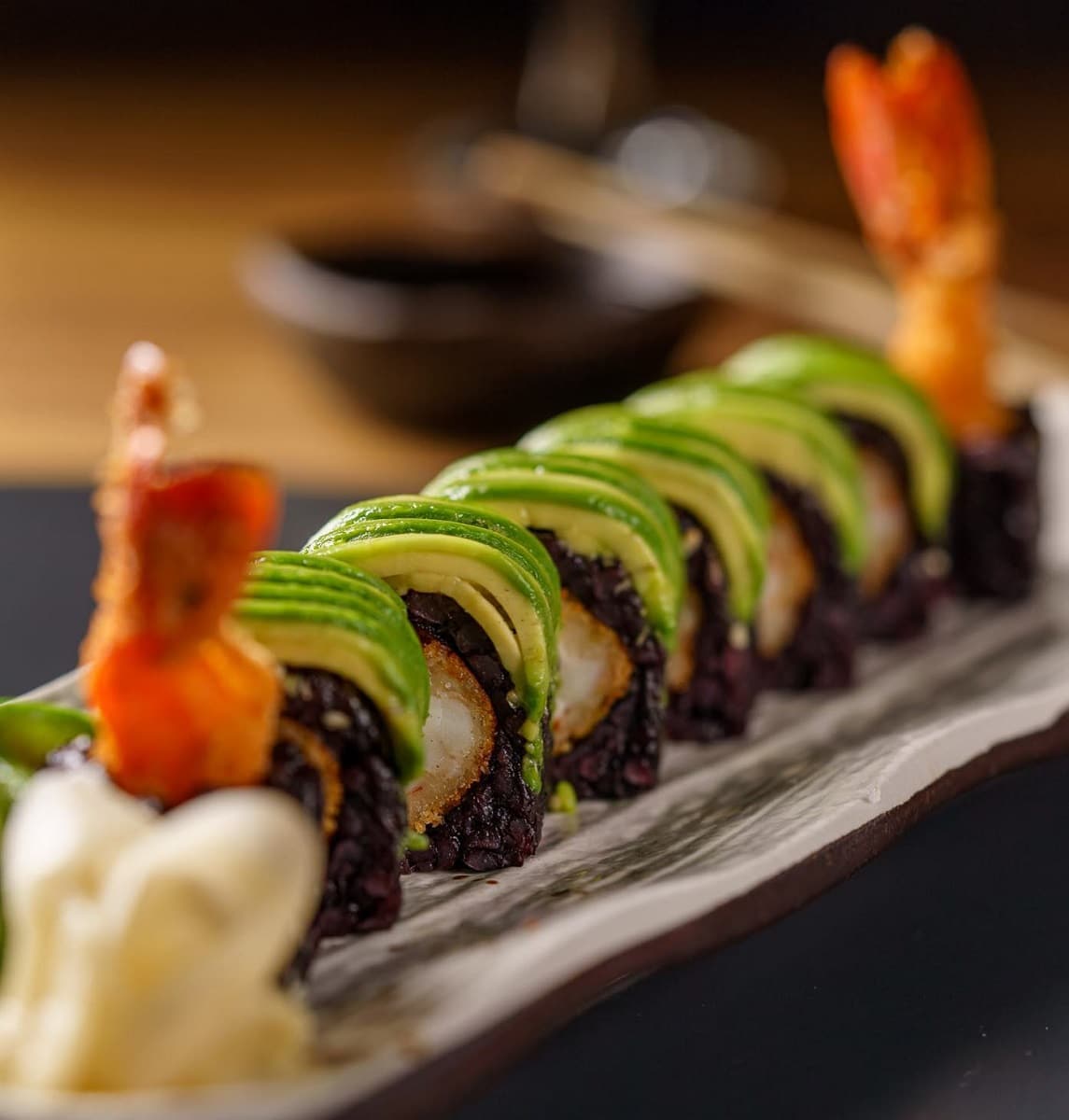 close up cu rulouri de sushi de la Argentine Steak & Sushi