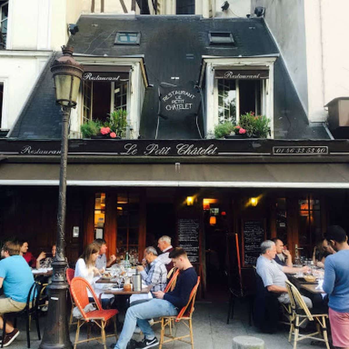 TERASA RESTAURANTUUI LE PETIT CHÂTELET. restaurante din Paris in apropierea atractiilor turistice