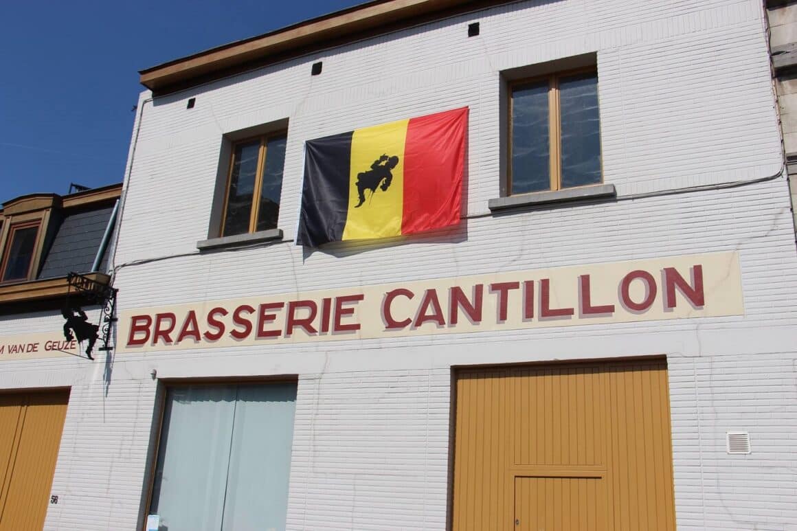Fatada cladirii Brasserie Cantillon, Bruxelles -  loc faimos pentru berea belgiană