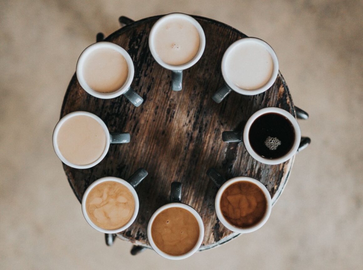 Coffee, please! 15 cele mai populare tipuri de cafele și diferența dintre ele