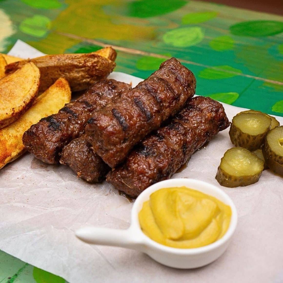 mici de la terasa florilor