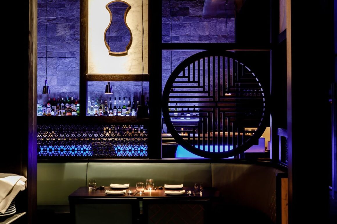 hakkasan dubai. restaurant amenajat in stil asiatic, elegant. top restaurante din Dubai