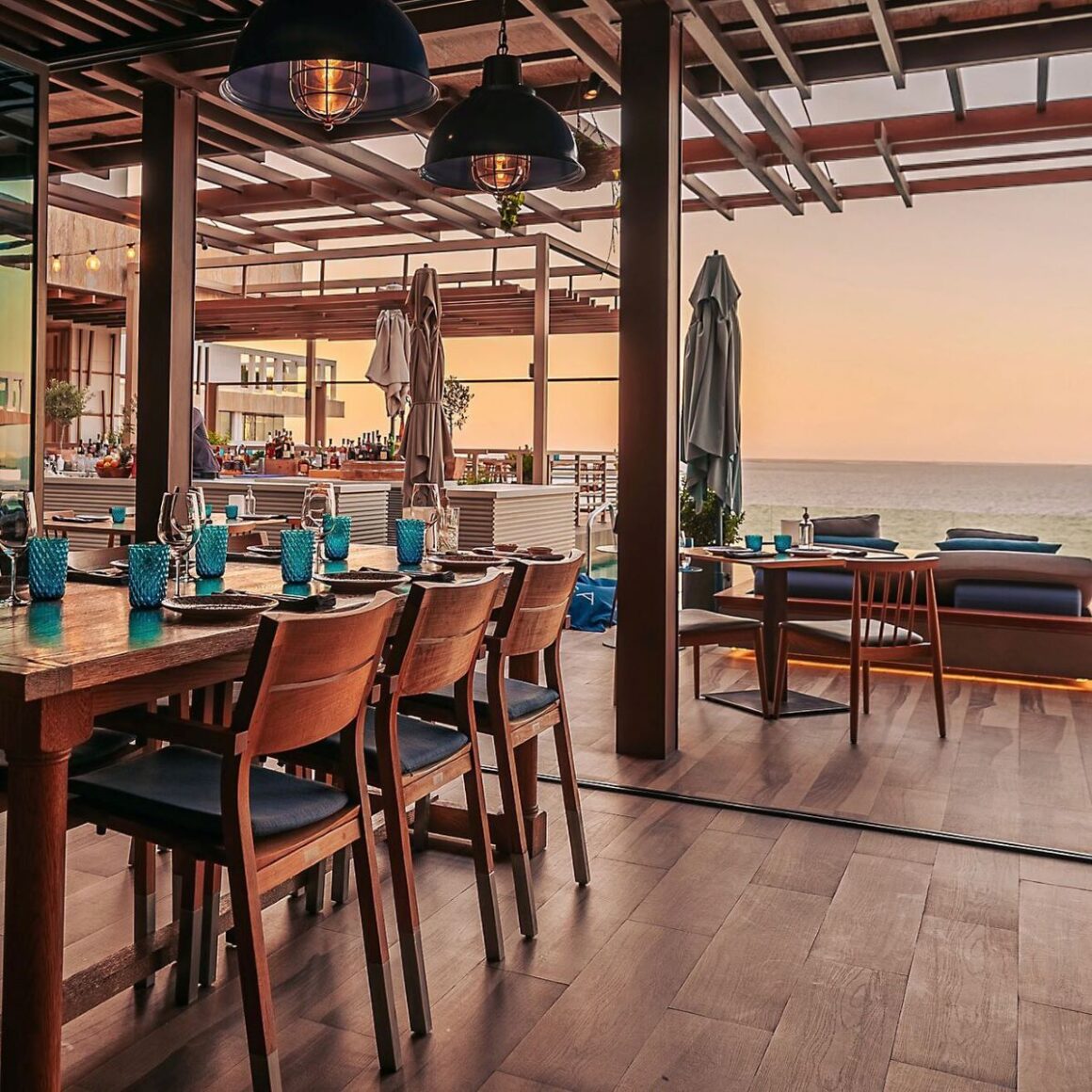 interiorul  si terasa restaurantului Tasca by José Avillez din dubai. Top restautante Dubai