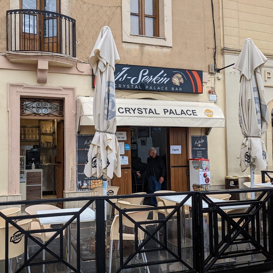 Crystal Palace, Rabat, Malta. Loc unde să mânăncâ Pastizzi. Mâncare din Malta, preparate malteze