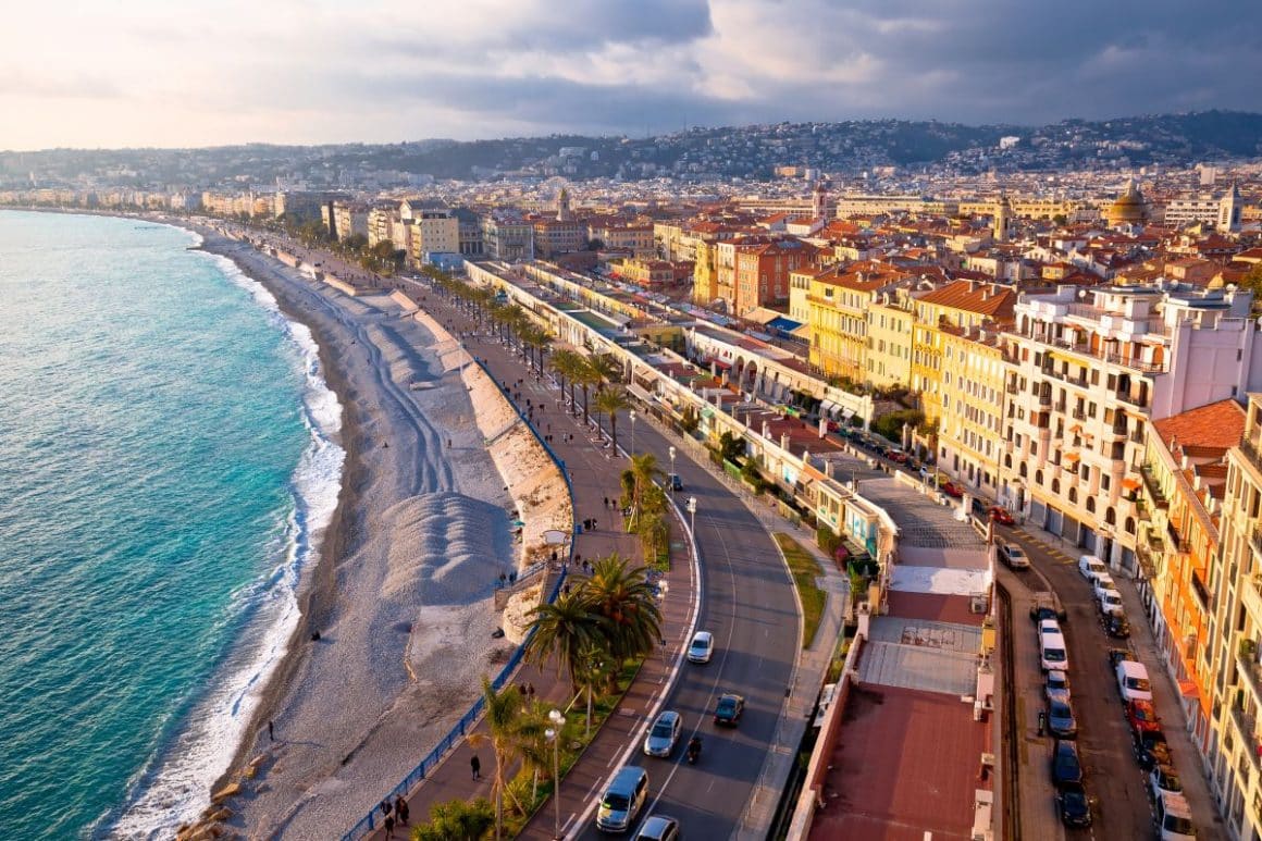 Promenade des Anglais – iconica faleză a orașului de vizitat în vacanță la Nisa