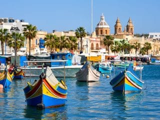 Ce mâncăm în Malta? Descoperă bucătăria tradițională și restaurante de top