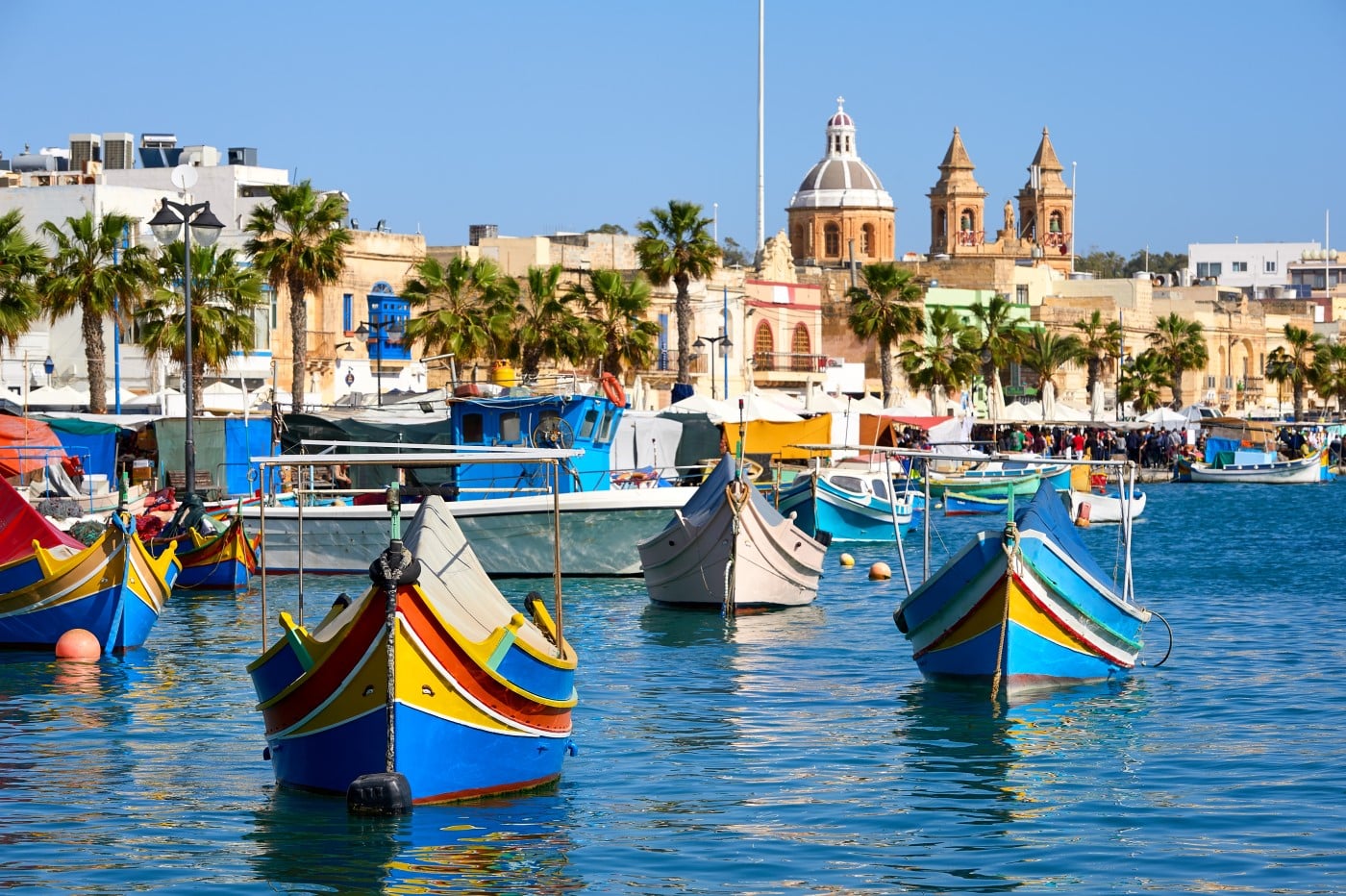Ce mâncăm în Malta? Descoperă bucătăria tradițională și restaurante de top