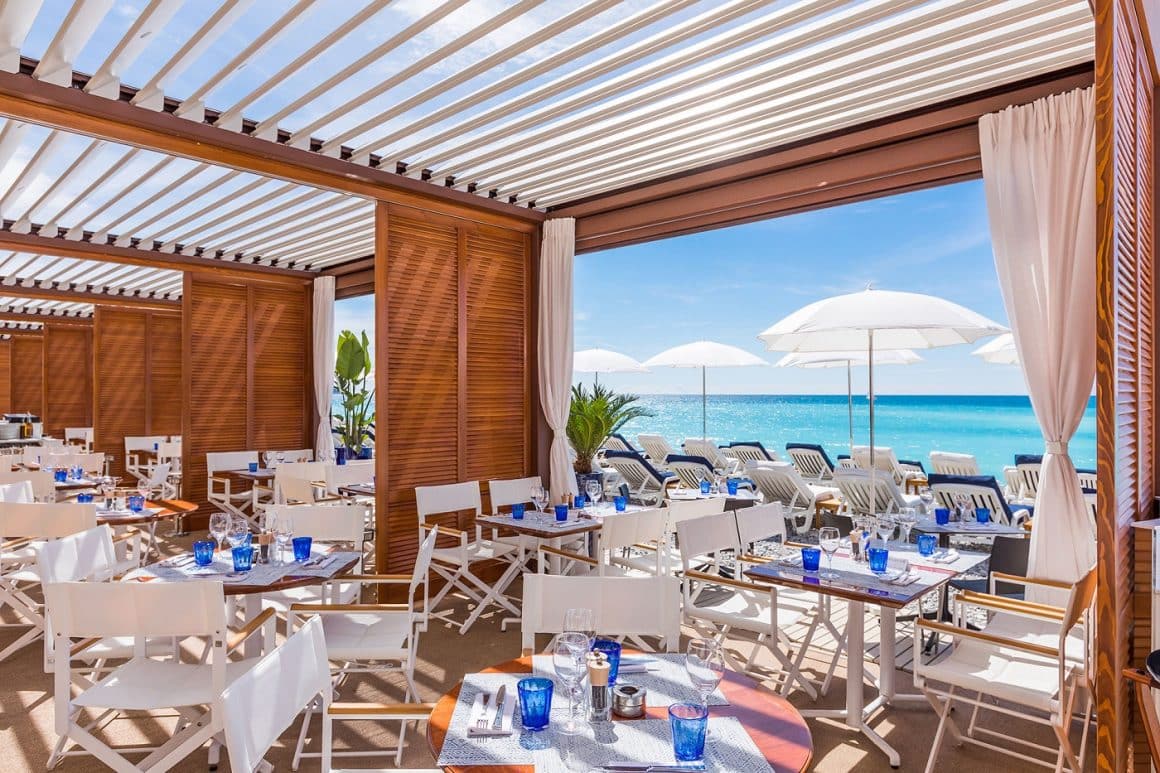 Restaurant Le Galet, situat pe plaja, unde să mănânci în vacanță la Nisa