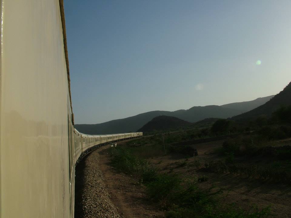 imagine exterioara cu trenul Palace on Weels India. trenuri internaționale de lux