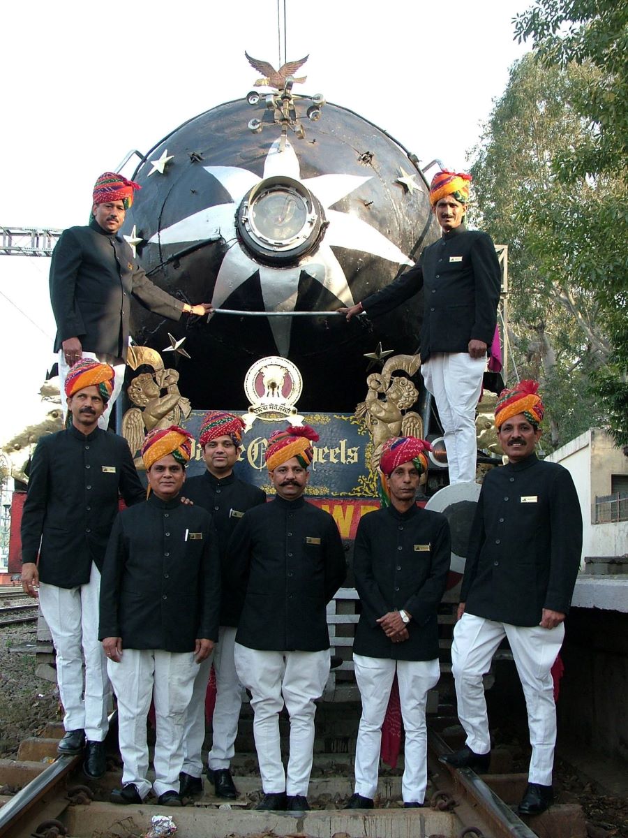 Echipajul trenului Palace on Weels India. 