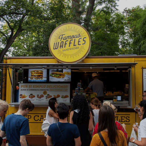 food truck de la Famous Waffles