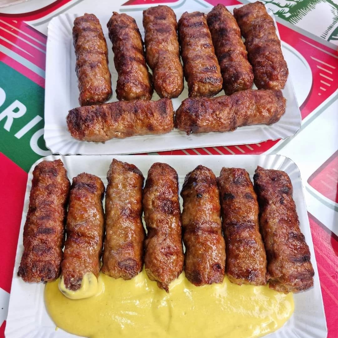 mici si mustar de la Terasa Obor, street food în Bucurețti