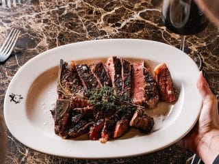 Top steakhouse în Bucureşti: 10+ propuneri… suculente