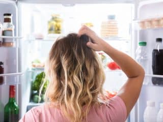 Cum să depozitezi mâncarea corect? Trucuri super utile pentru organizarea frigiderului
