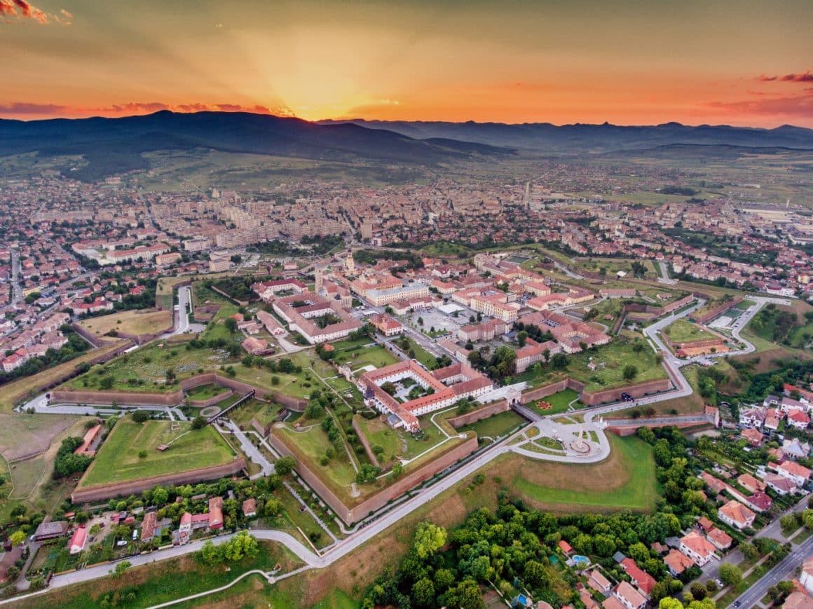 fotografie aeriana cu cetatea din Alba Iulia