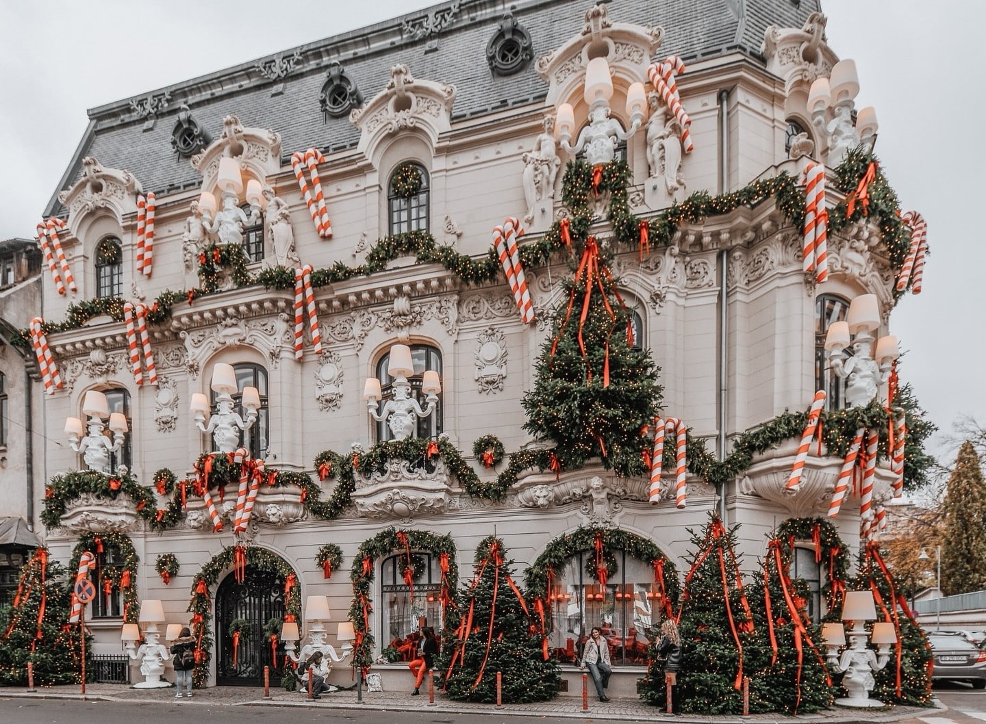 Locații de Crăciun din București: restaurante și cafenele „îmbrăcate” festiv