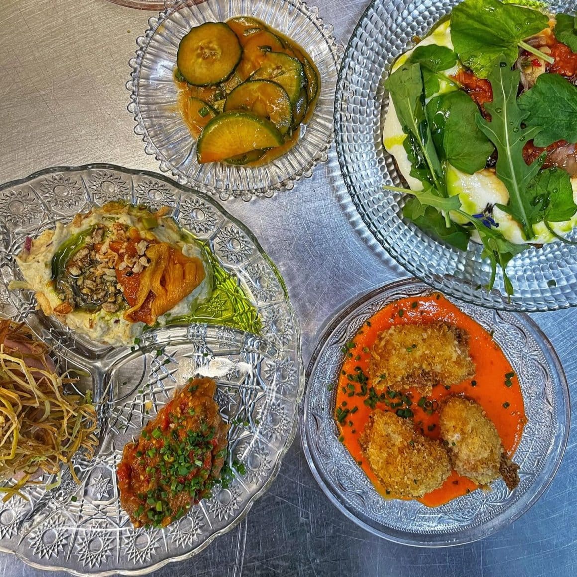 Meniu de comandă pentru masa de Crăciun de la Dumicat București