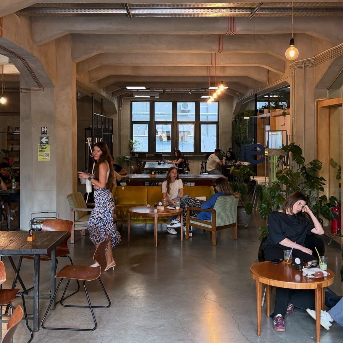 Beans & Dots Palatul Universul