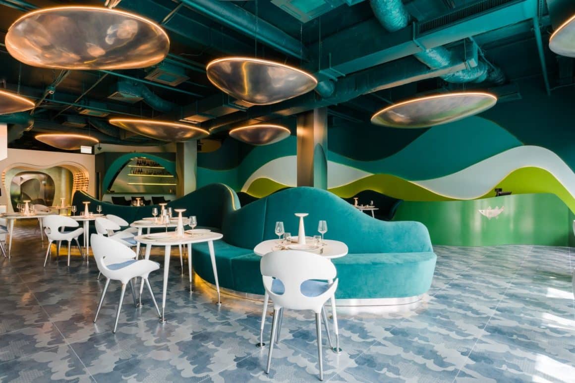 Interiorul restaurantului Raionul de pește, cu design semnat Karim rashid. Locuri noi în Bucureşti. Recapitluare restaurante 2023. restaurante noi în București 2023. 