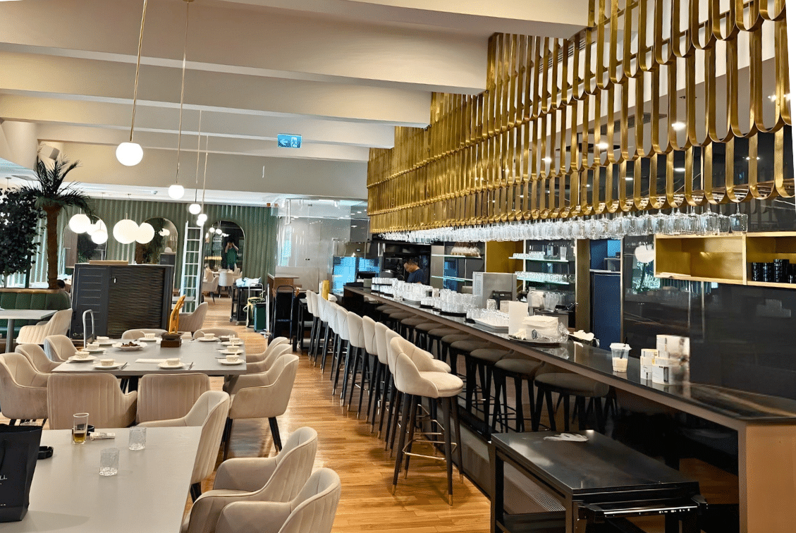 Imagine din interiorul restaurantului Shuyu Peking Duck. Top restaurante chinezești din București