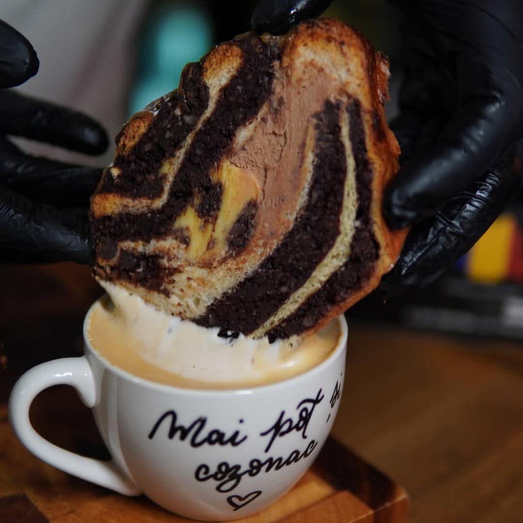 babka cu ciocolată cu lapte, ness și lămâie de la Atelierul de Tarte al lui Radu Darie