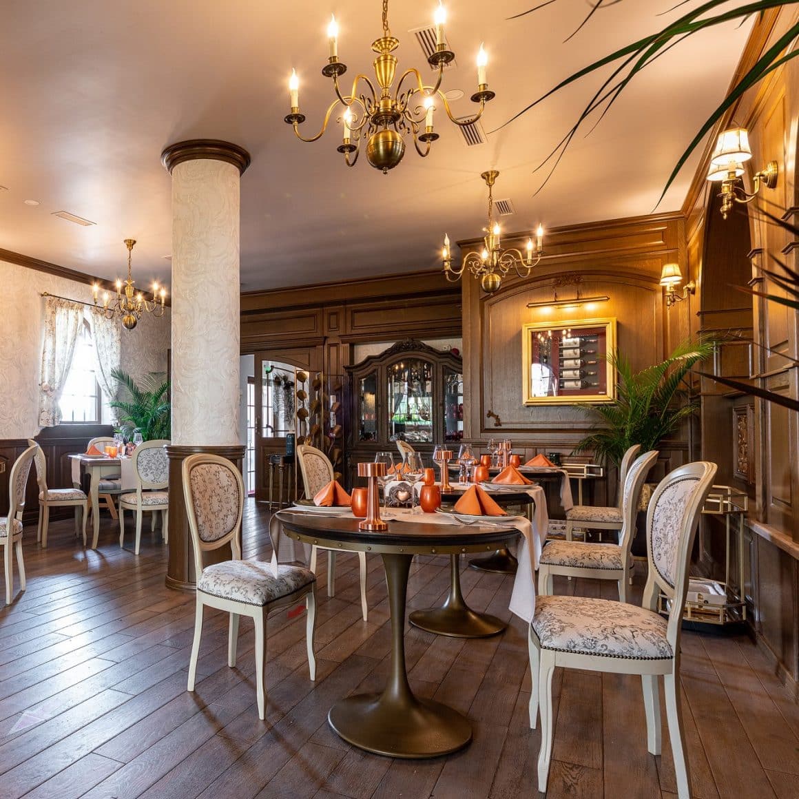 Imagine din interiorul restaurantului Conac de la Casa Timiș. restaurante lângă București