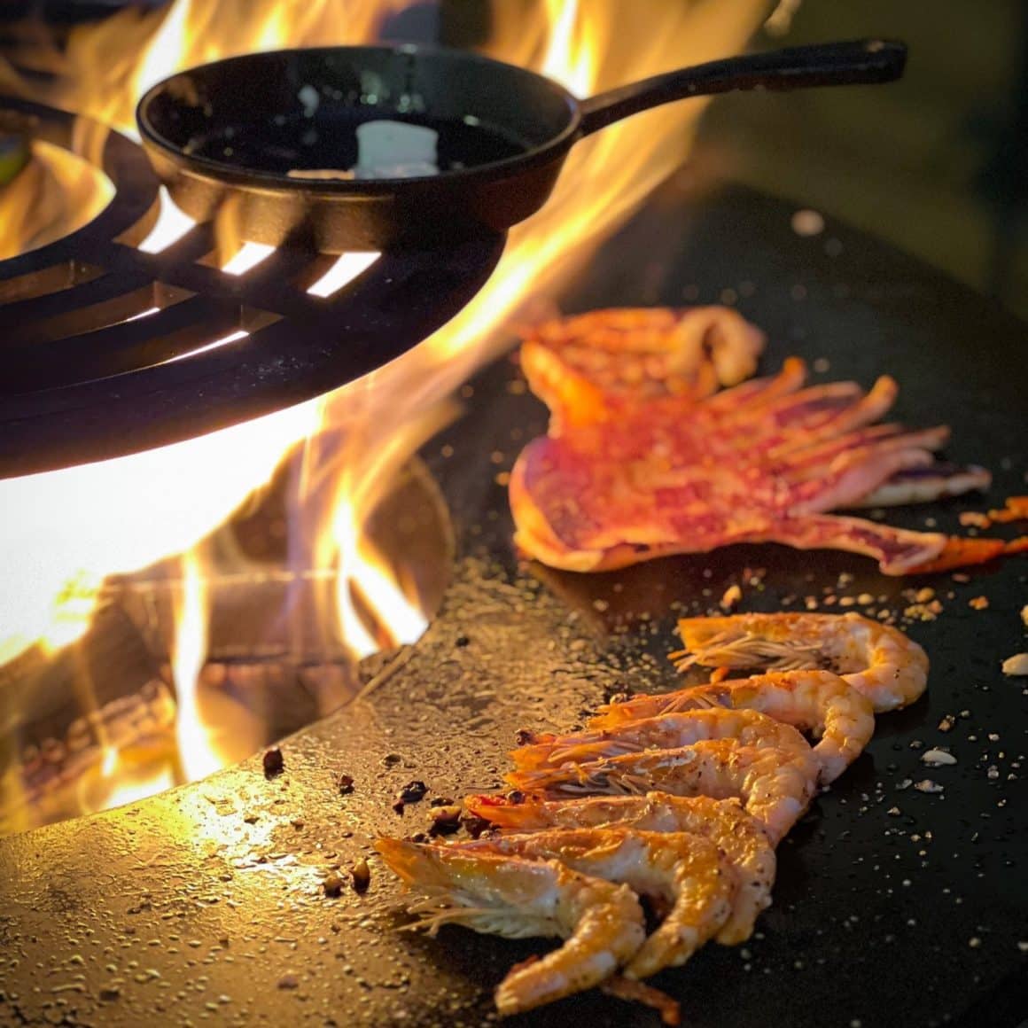 live cooking show cu fructe de mare la gratar la restaurant Ancora. Restaurante cu fructe de mare București