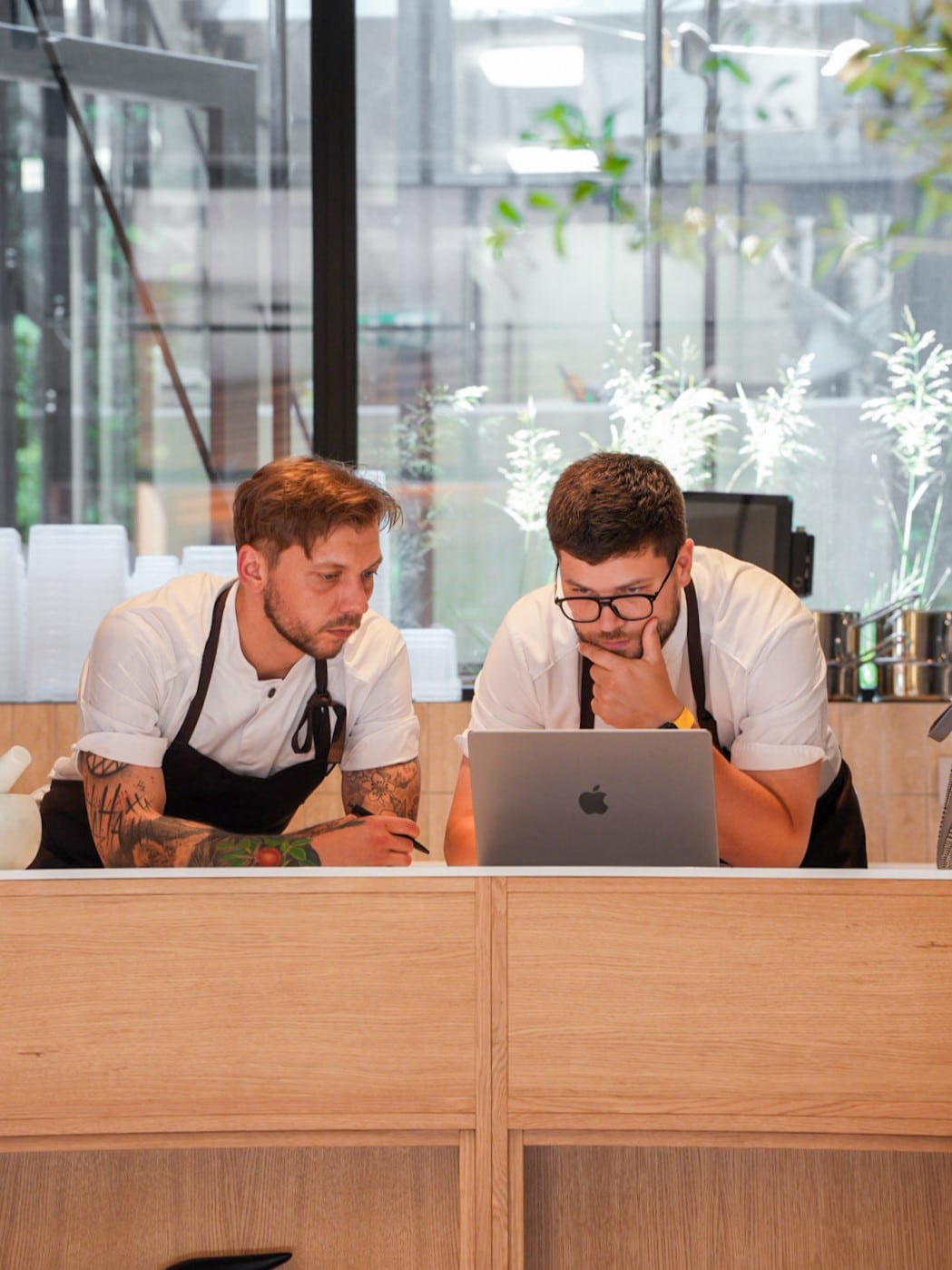 Andrey Korobyak, Executive Chef-ul, si Eduard Kisseljov, head chef Bosco