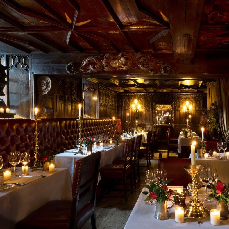 imagine din restaurantul clasic The Witchery by the Castle, Edinburg