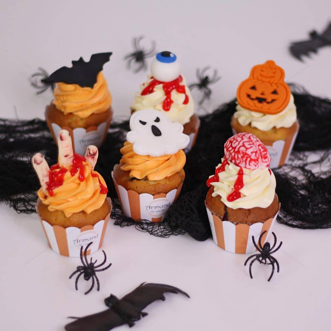 cupcakes decorate cu figuri de halloween