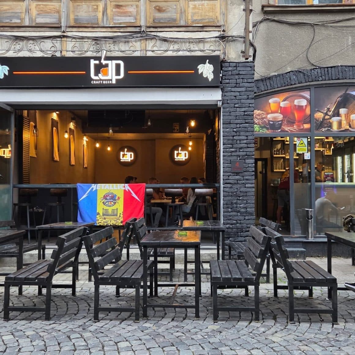 terasa de la Tap Craft Beer. Berării București. Bere craft