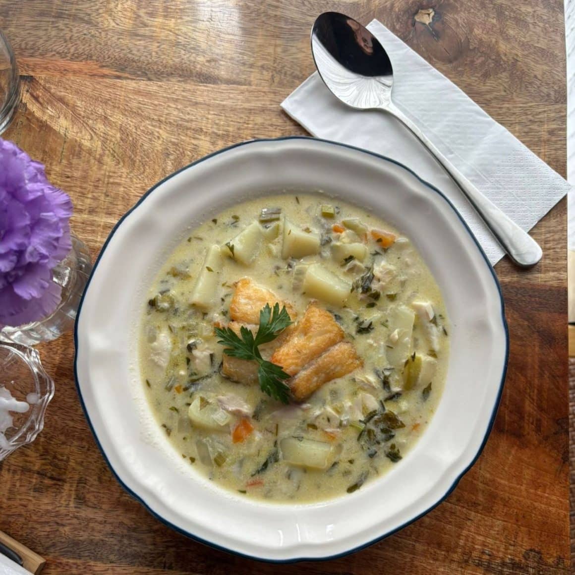 ciorba traditional romaneasca de la Băcănia Veche. Comfort Food București 