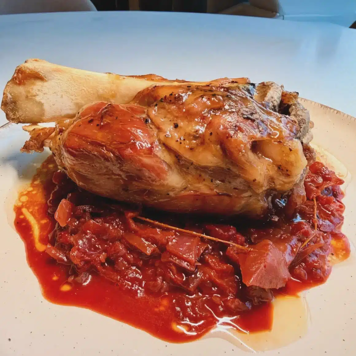 ciolan cu varza rosie de la Molf. Confort food București