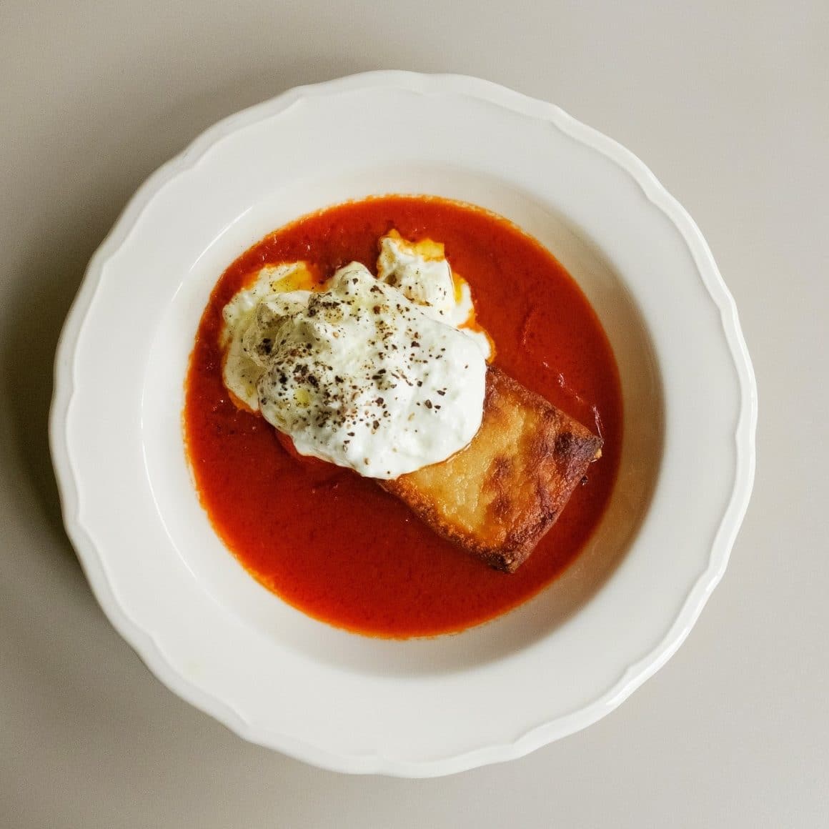 mille feuille lasagna de la MOm București. Comfort food București