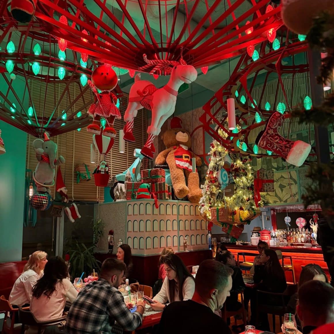 Restaurant Bocca Lupo Stiberi Voda, decorat de Crăciun. Locații de Crăciun București