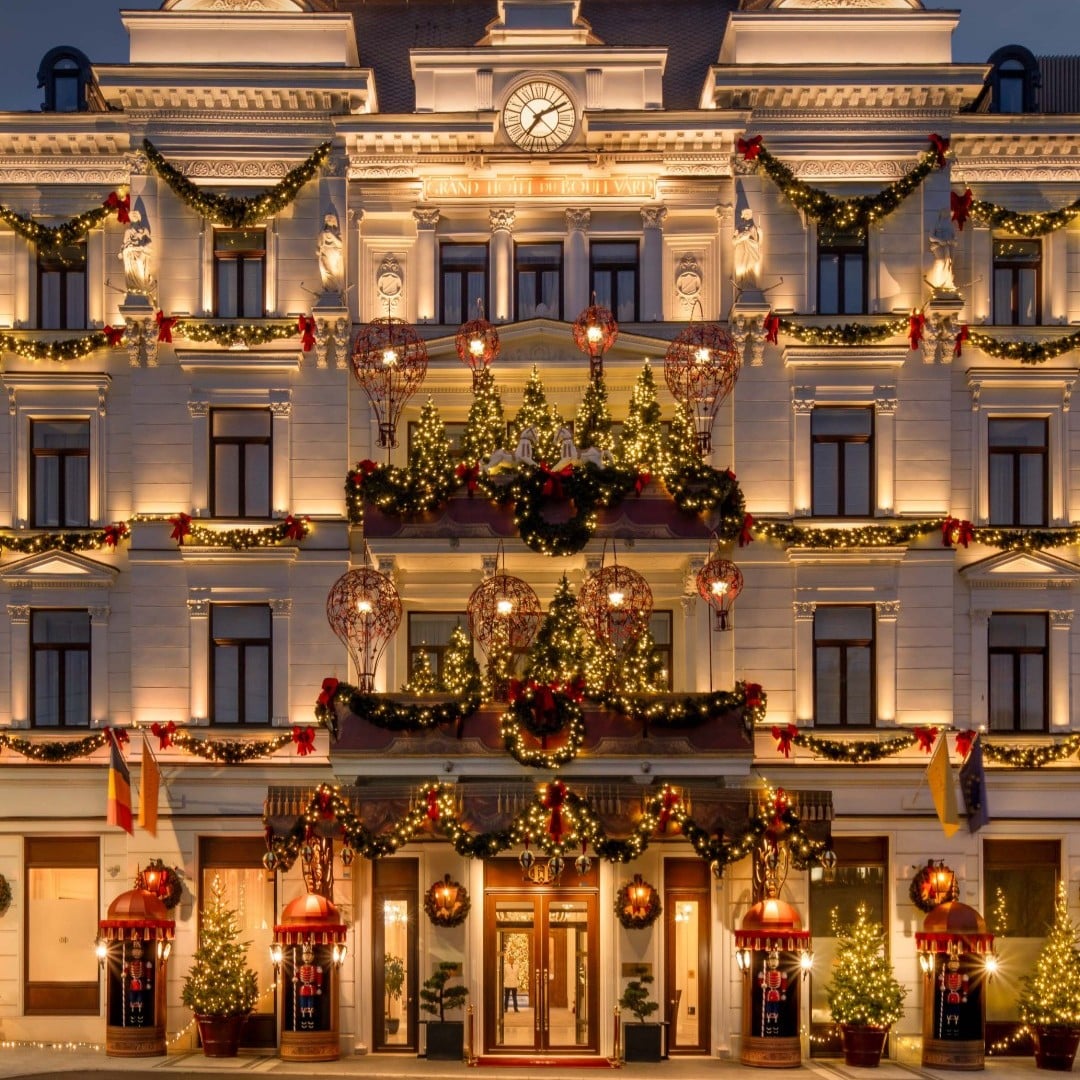 hotel Corinthia București, decorat de Crăciun. Cele mai frumos decorate locații de Crăciun din București