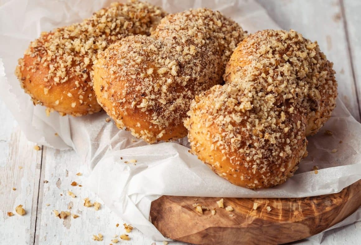 Mucenici moldovenesti, cu nuca si miere, de la Pain Plaisir București