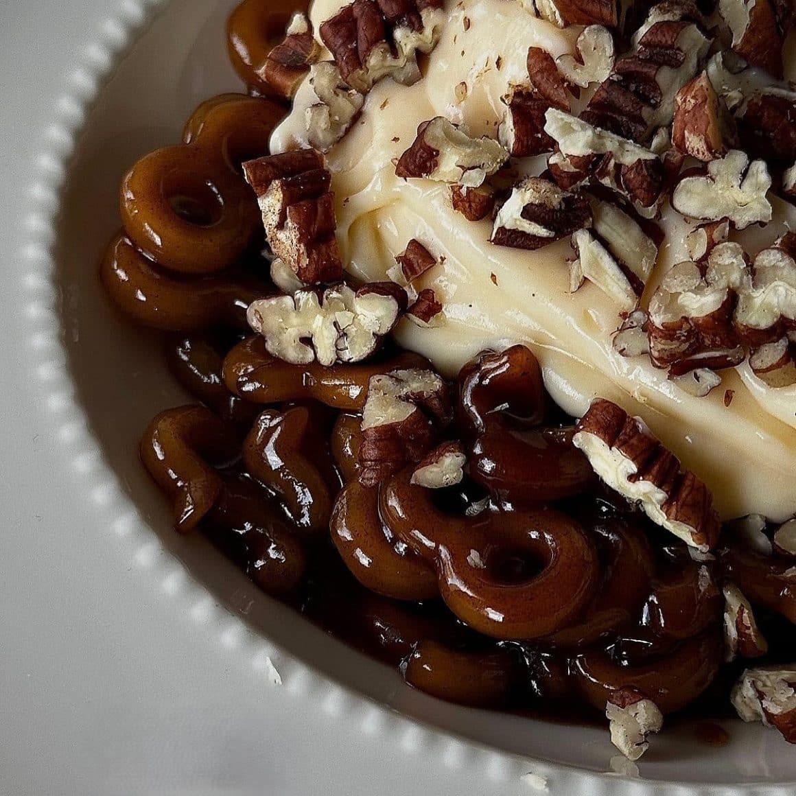 Mucenici muntenești fără zeamă, cu vanilie și nuci pecan de la House of Cravings