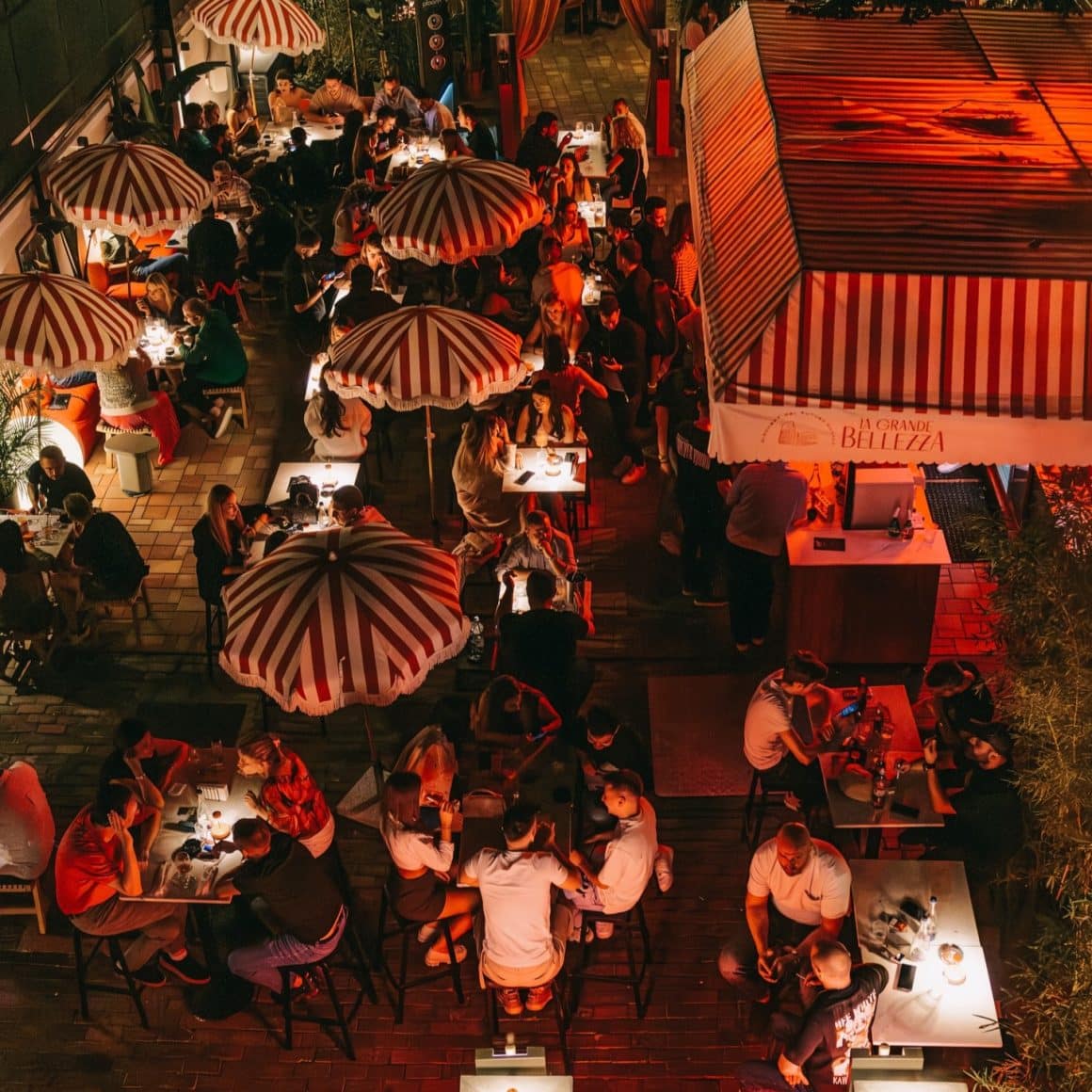 Imagine de pe terasa restaurantului La Grande Bellezza. Restaurante Calea Victoriei