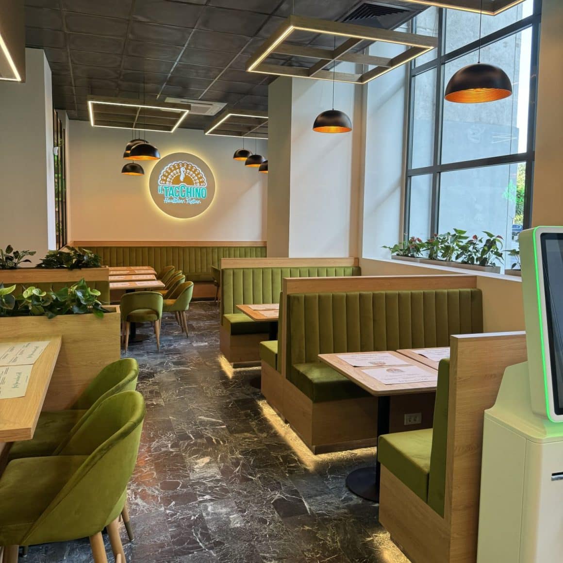 Interiorul restaurantului Il Tacchino