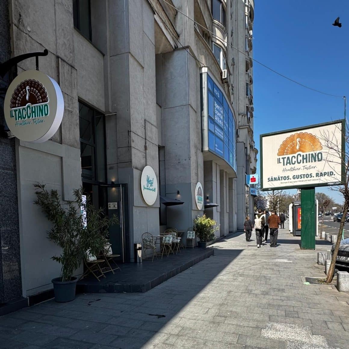 Intrarea de la Restaurant Il tacchino de pe Calea Victoriei