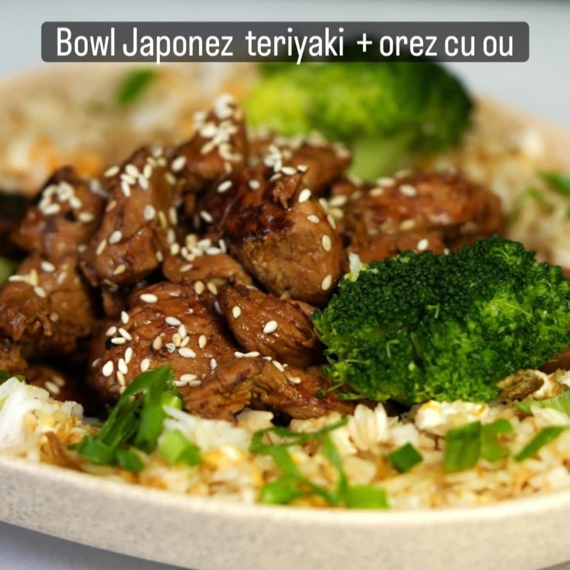 bowl japonez teriyaki cu orez si ou